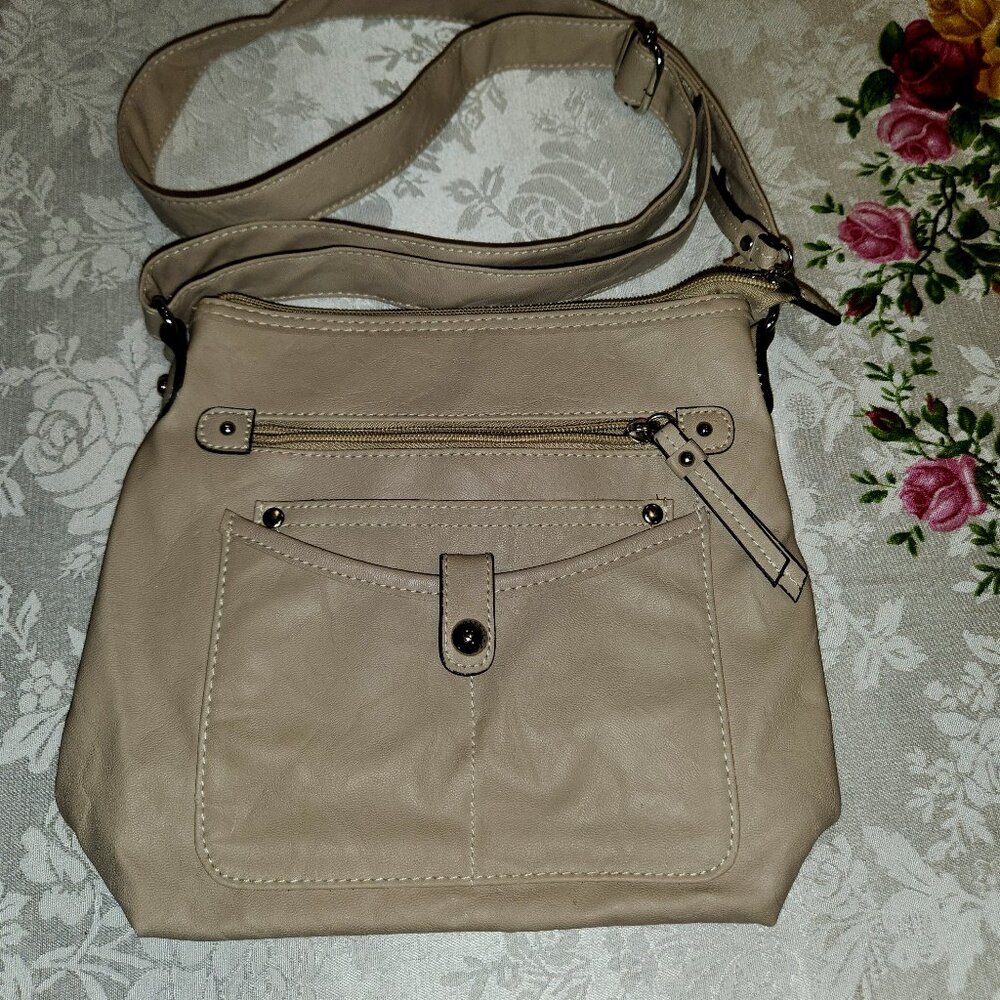 Beautiful Rosetti Tan Purse/crossbody